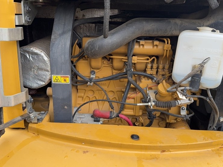 caterpillar-305.5-image-12