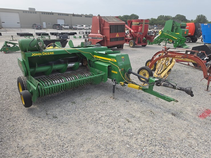 2001-john-deere-348-image-1
