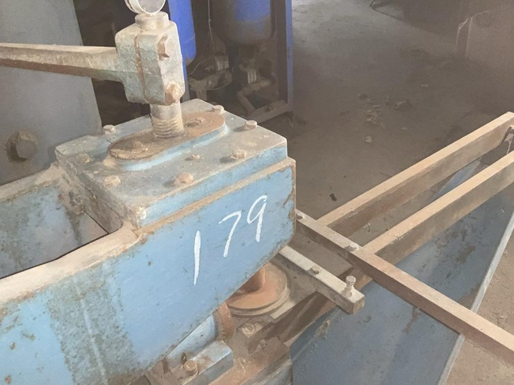 #179-•-armstrong-circular-saw-stretcher-roll-and-saw-spinner-image-9