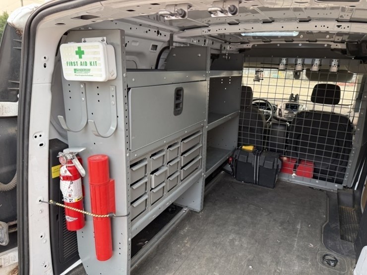2016-ford-transit-connect-image-16