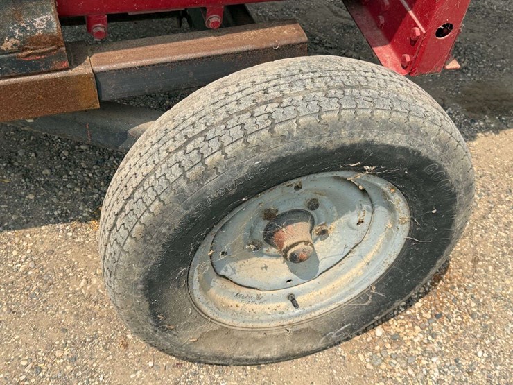 home-made-header-trailer-for-30’-bean-head-image-7
