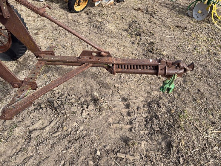 john-deere-no.-44-pull-type-two-bottom-plow-image-8