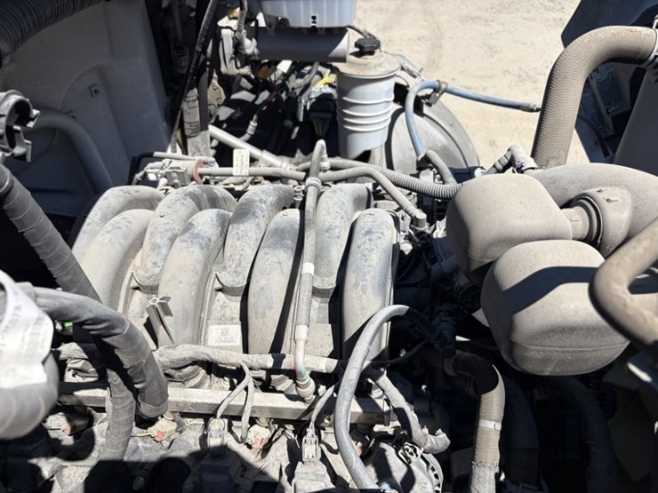 2021-ford-f650-image-11