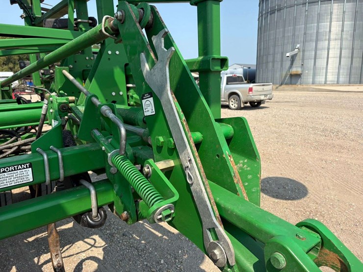 2014-john-deere-2410-image-20