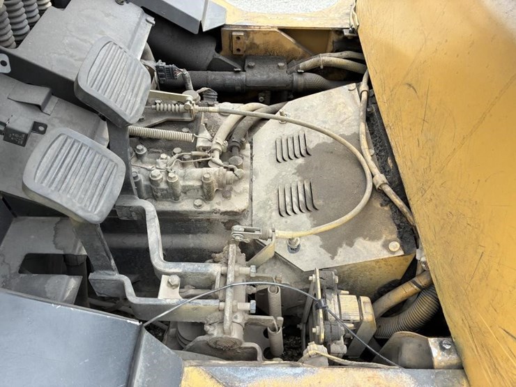 2007-caterpillar-gc40k-image-24