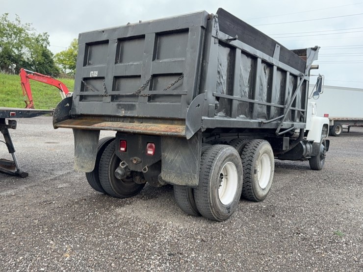 1989-ford-l8000-image-9