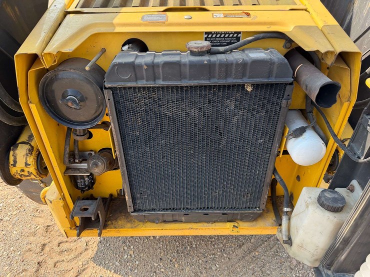 2001-new-holland-ls170-image-12