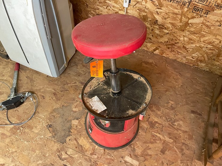 #7137-•-shop-stools-image-1