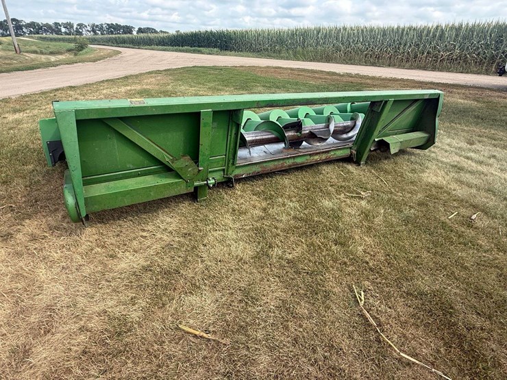 john-deere-8-image-8
