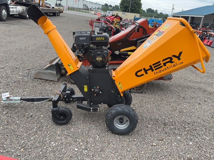 #2077-•-chery-industrial-towable-wood-chipper-image-7