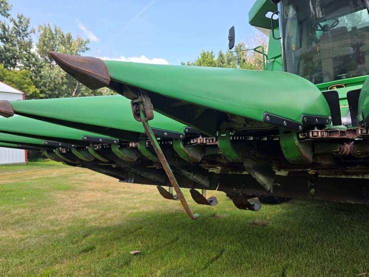 2013-john-deere-608c-image-22