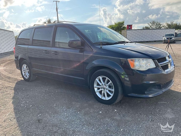 2014-dodge-grand-caravan-image-2
