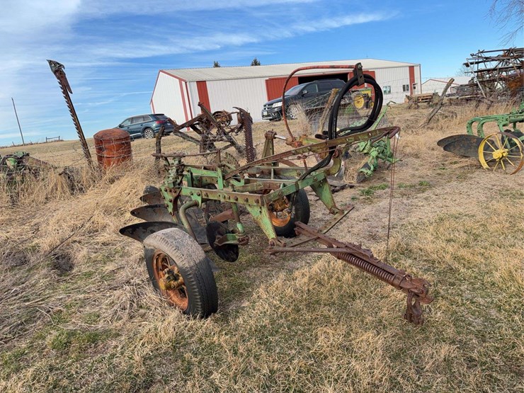 john-deere-no.-55-a-b-h-pull-type-three-bottom-plow-image-1