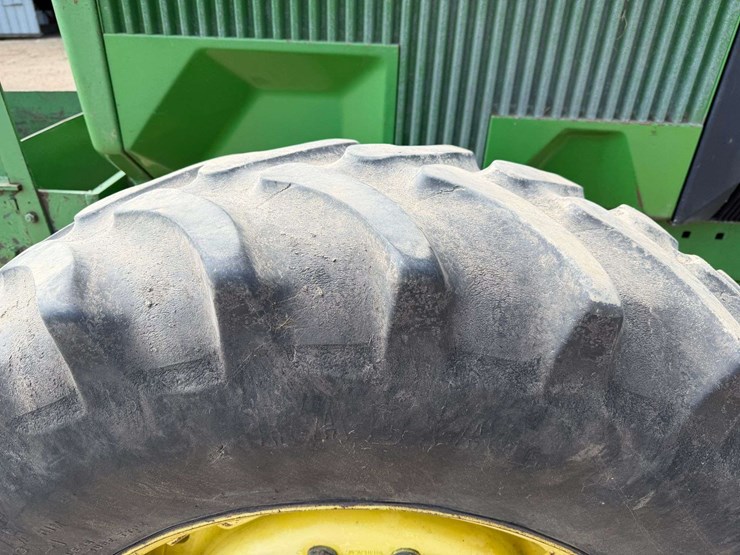 1992-john-deere-4760-image-19