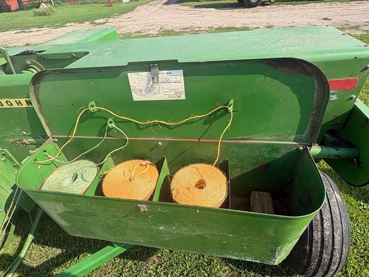 john-deere-336-image-18