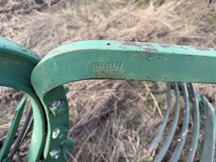 john-deere-pull-type-two-bottom-plow-image-26