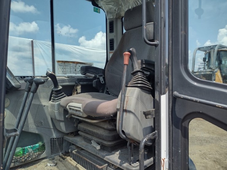 bobcat-e63-image-13