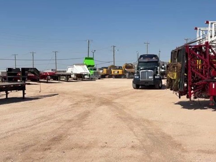 2021-western-star-4900-image-1