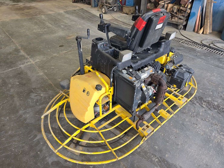 2006-wacker-crt48-ride-on-trowel,-48”,-vanguard/daihtsu-dm950g-gas-engine,-452.9-hours,-comes-with-t-image-11