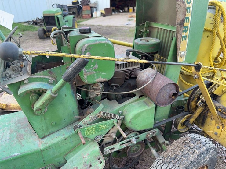 john-deere-110-image-16