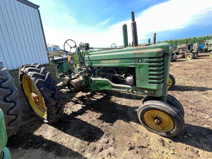 john-deere-b-image-4