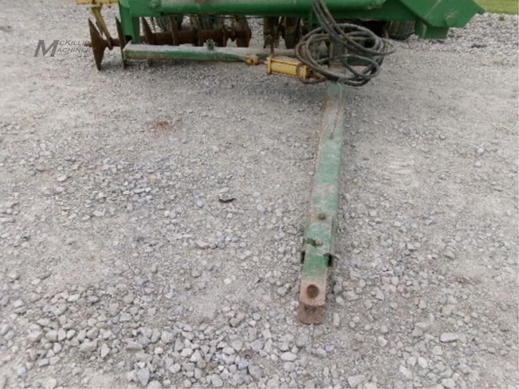 john-deere-220-image-4
