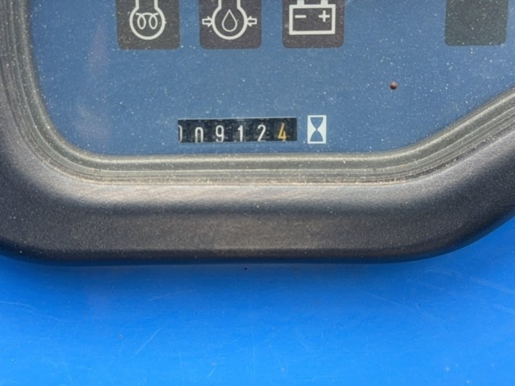 new-holland-tc24da-image-16