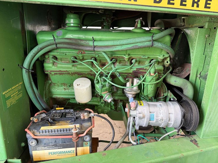 john-deere-2320-image-26
