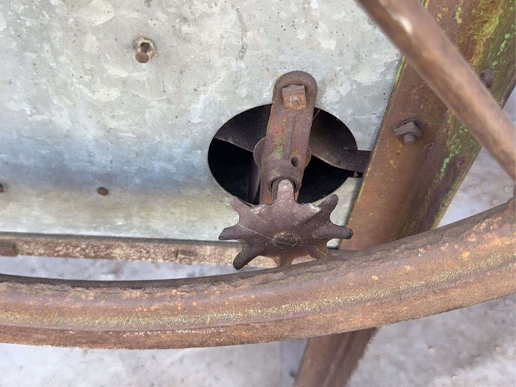 john-deere-one-hole-corn-sheller-image-16
