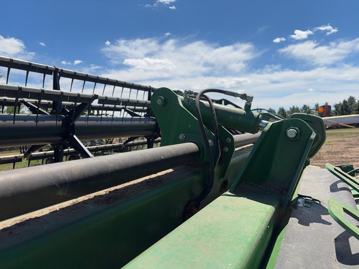 2014-john-deere-635d-image-14