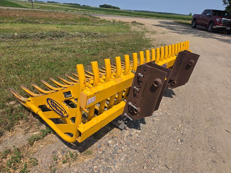 shoule-hb-7-rock-fork,-has-bolt-on-mounts,-84”-wide,-1-3/8”-round-bar-tine,-5”-spacing,-heavy-duty,-image-15
