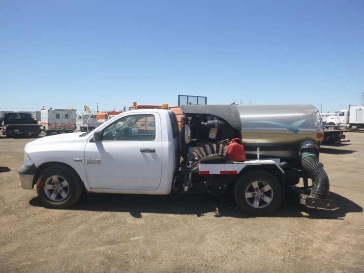 2016-dodge-1500-image-6
