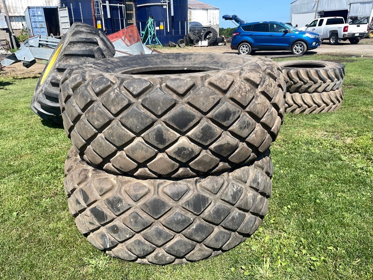 #4690-•-(2)-goodyear-tires-image-4