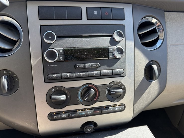 2012-ford-explorer-image-31