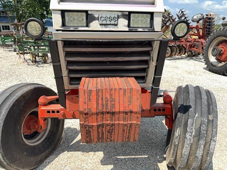 case-2590-tractor-image-24