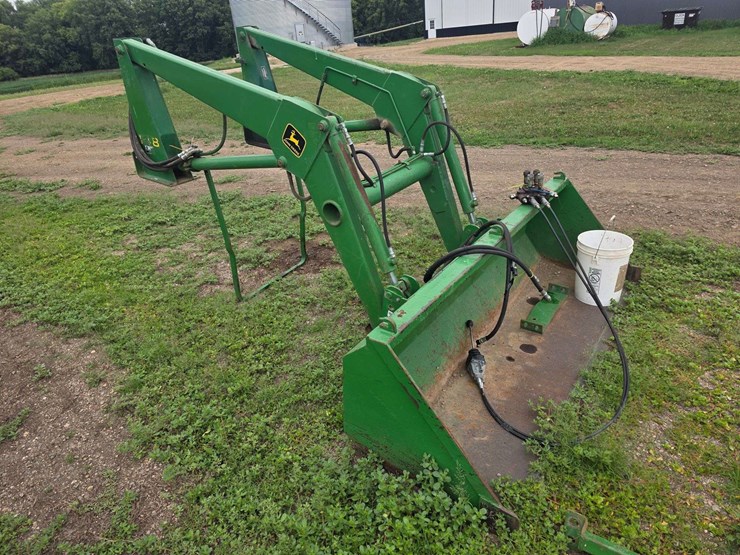 john-deere-148-image-13