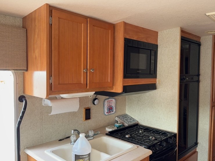 #3000-•-2007-winnebago-vista-30'-motorhome-image-31
