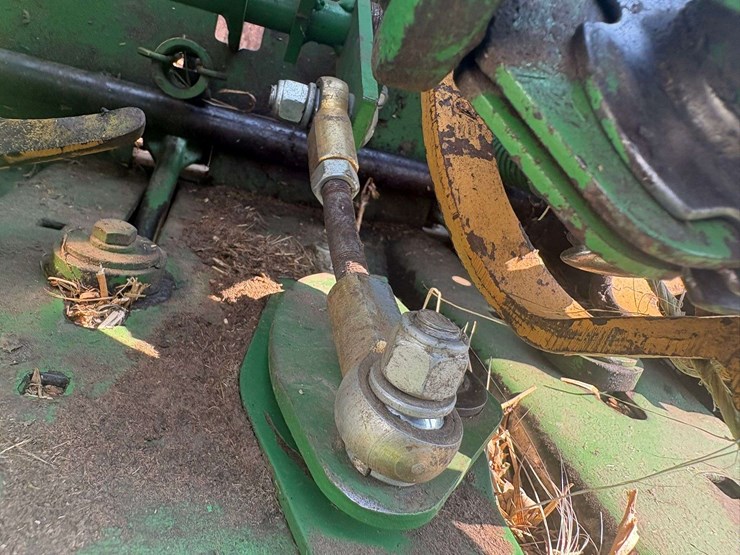 john-deere-336-image-23