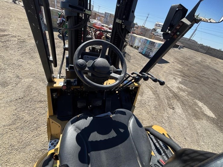 2020-caterpillar-gc40k-image-18