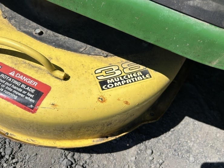 2001-john-deere-lt133-image-13