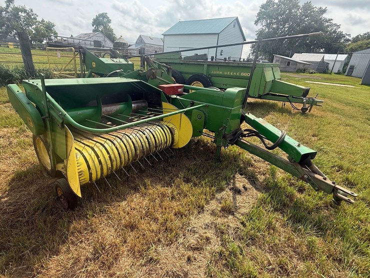 john-deere-24t-image-1