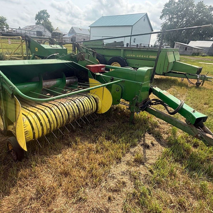 JOHN DEERE 24T