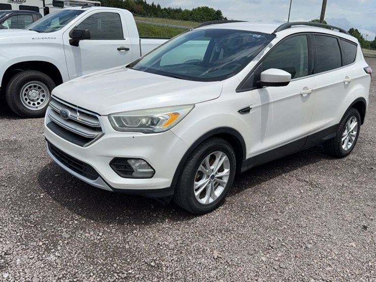 2017-ford-escape-image-1