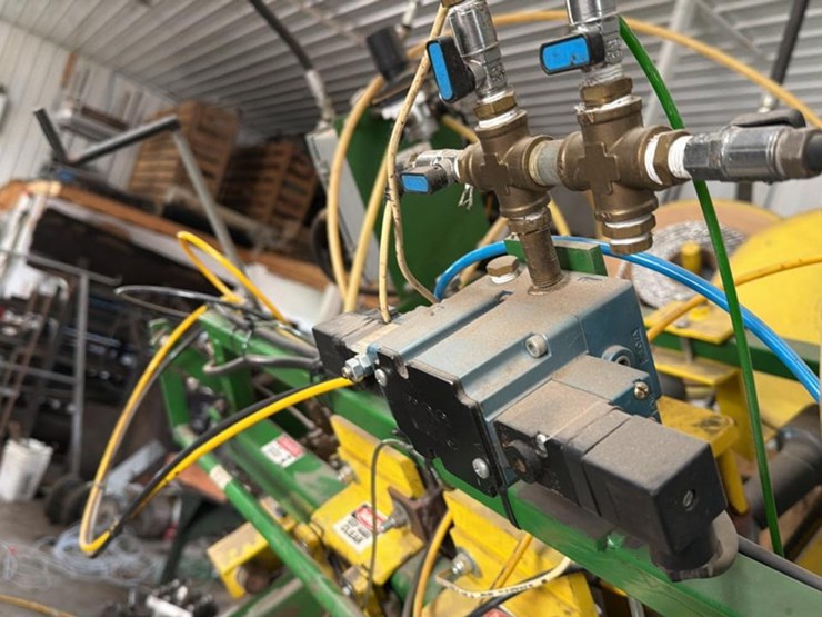 #151-•-universal-machinery-pallet-nailer-image-19