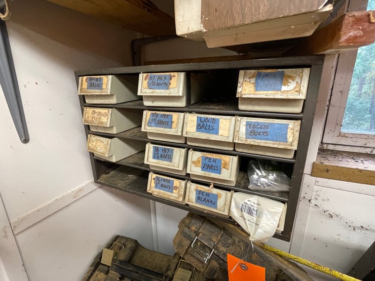 #7145-•-contents-of-corner-image-2