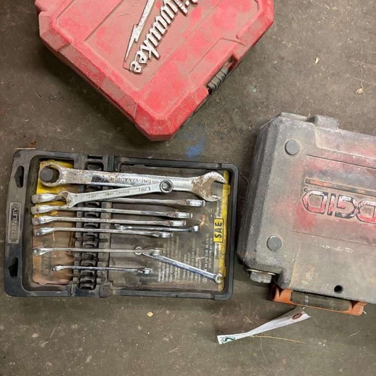 End wrenches and Hole saw sets