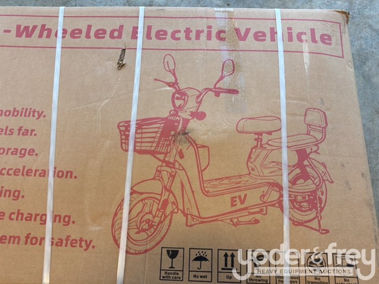 unused-ir-two-wheeled-electric-vehicle,-48v-battery,-400w-motor,-white-image-5