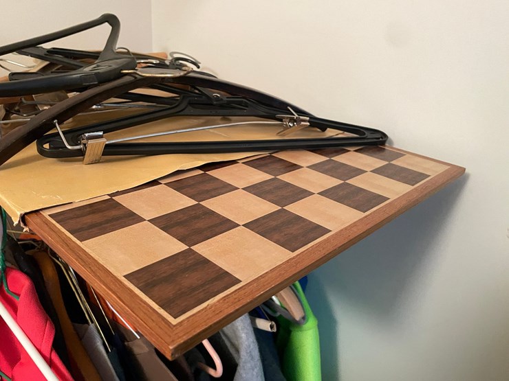 #7305-•-chess-set-and-hangers-image-5