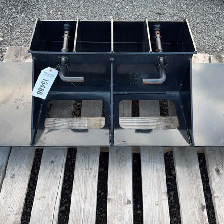#2024 • BLUE DIAMOND SKID STEER TO DINGO ADAPTER