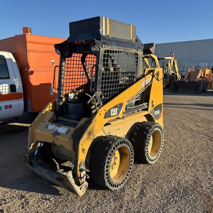 2014 CATERPILLAR 226B3